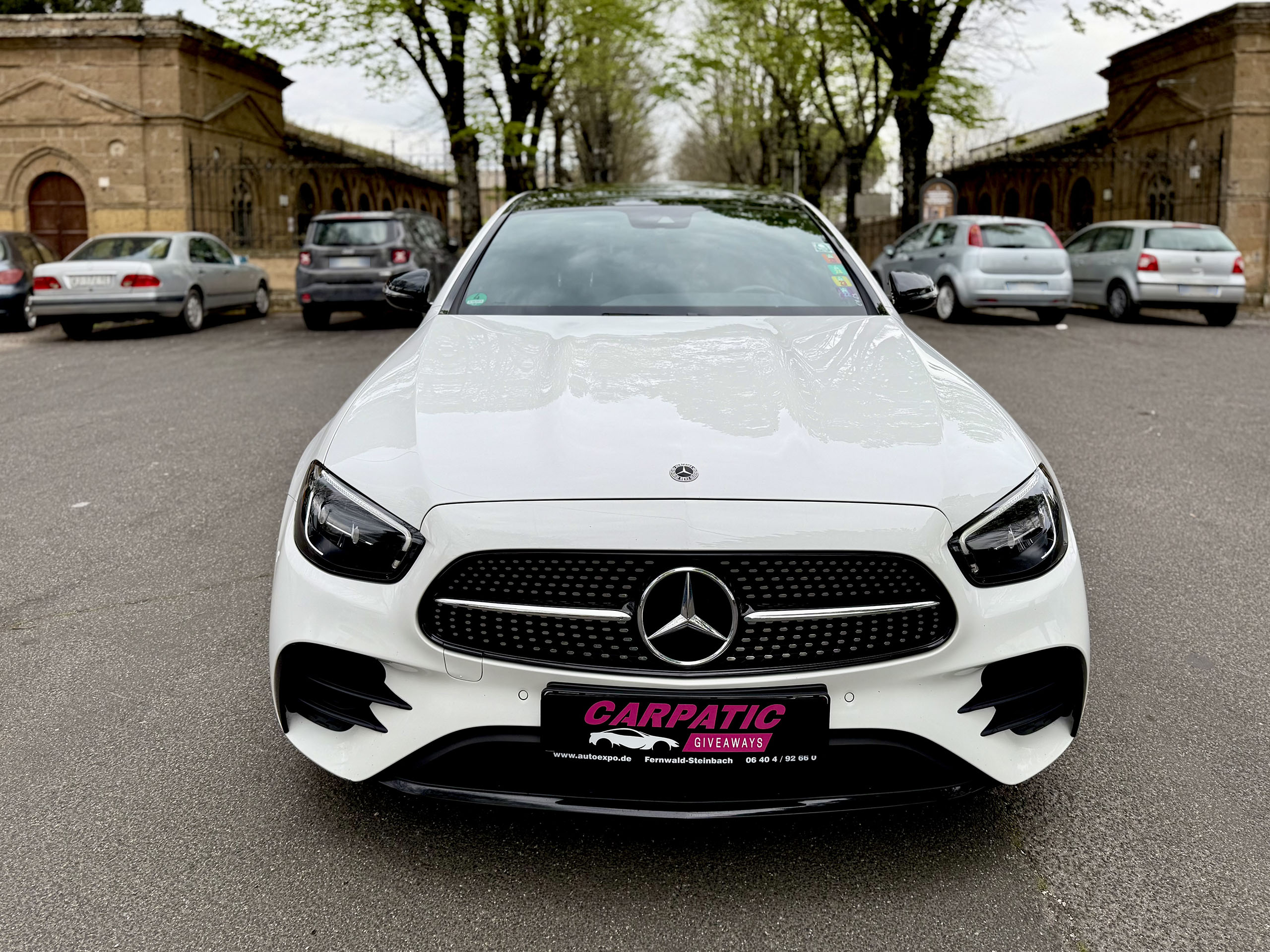 Mercedes-Benz E Class 300 de 4MATIC Plug-in Hybrid AMG Line 306CP 2022 - Image 17