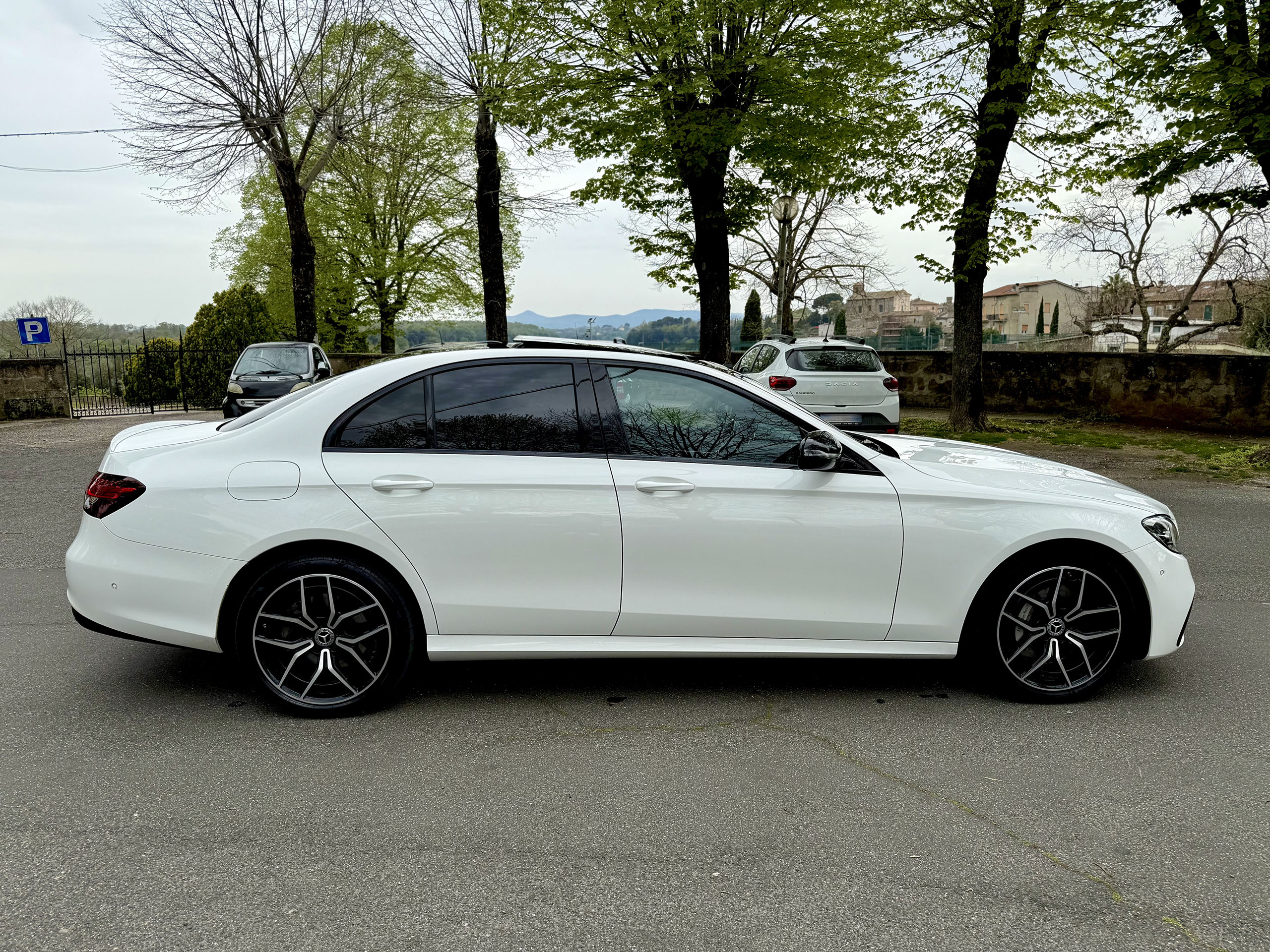 Mercedes-Benz E Class 300 de 4MATIC Plug-in Hybrid AMG Line 306CP 2022 - Image 7