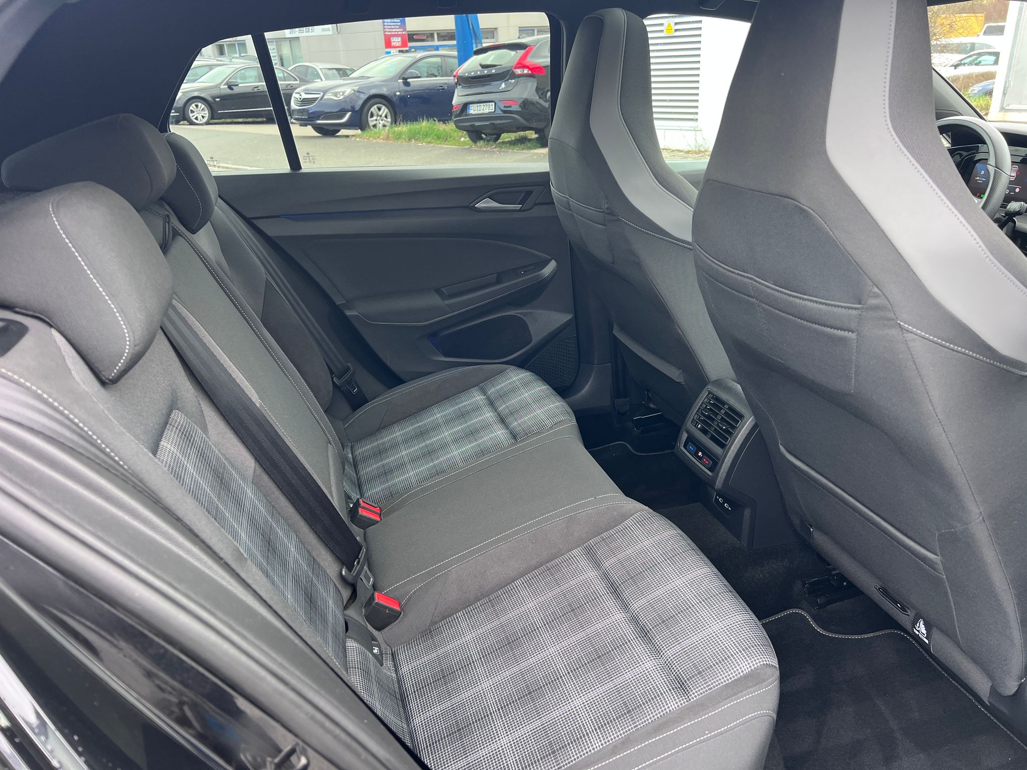 Volkswagen Golf 8 GTD 2.0 TDI DSG 200CP 2022 - Image 11