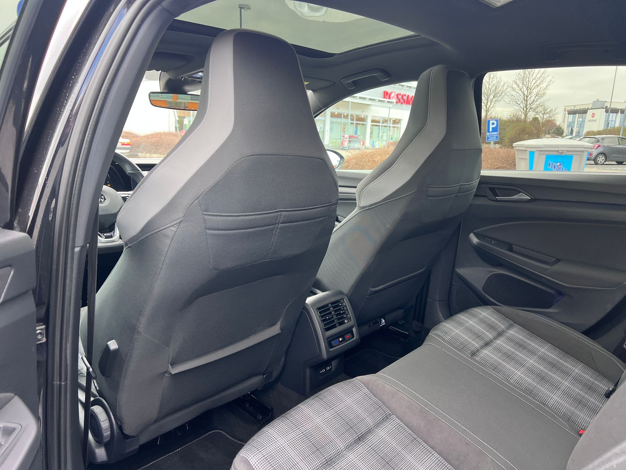 Volkswagen Golf 8 GTD 2.0 TDI DSG 200CP 2022 - Image 12