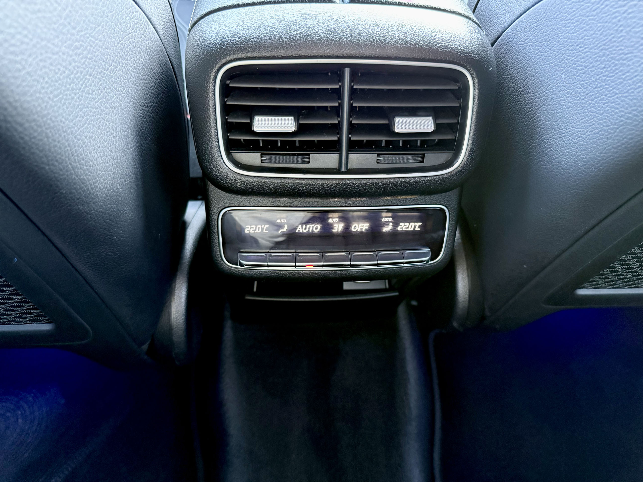 Mercedes-Benz GLE Coupe 350DE AMG 320CP 2022 - Image 15