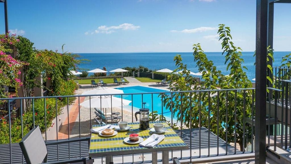 ☀️7 Nights In Greece *Kefalonia* For 2 People + €2000 Pocket Money - Image 17