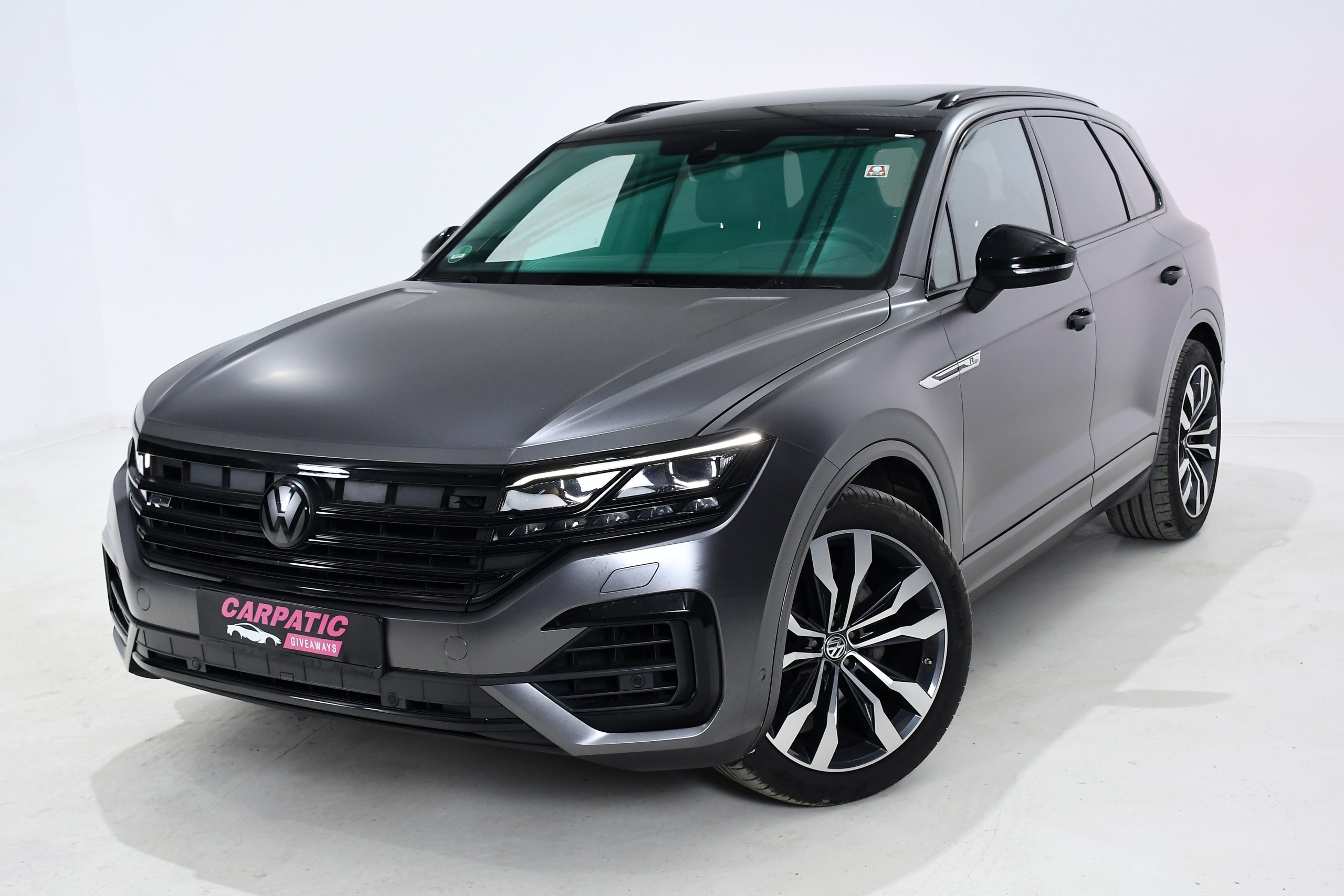 Volkswagen Touareg 3.0 V6 TDI 4Motion R-Line (286 Hp) 2020 + €1000 POCKET MONEY - Image 2