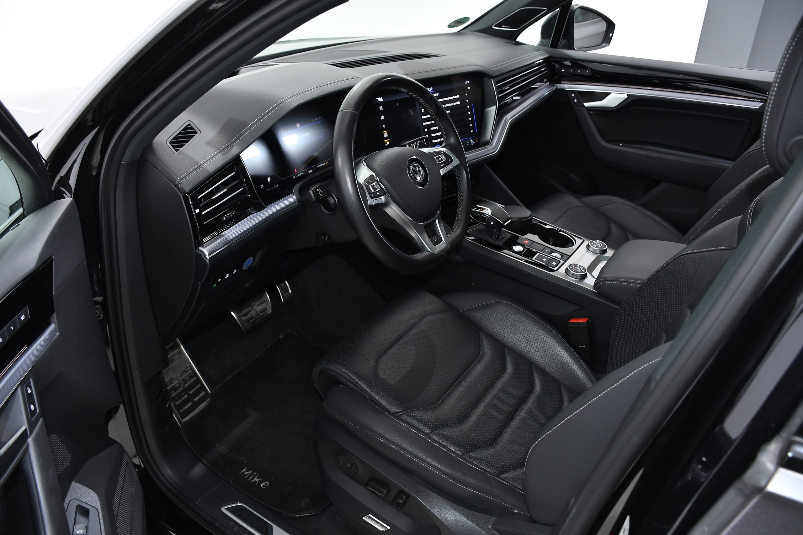 Volkswagen Touareg 3.0 V6 TDI 4Motion R-Line (286 Hp) 2020 + €1000 POCKET MONEY - Image 11