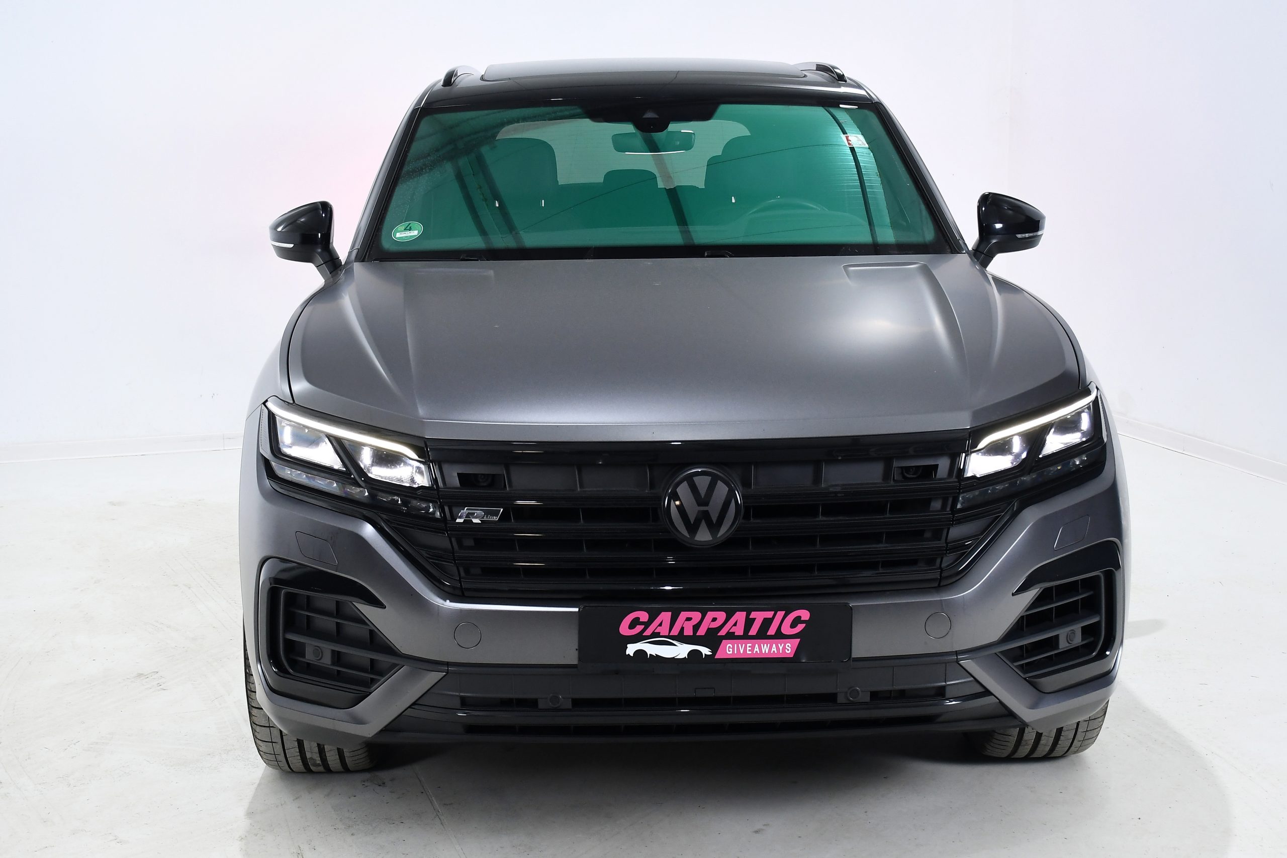 Volkswagen Touareg 3.0 V6 TDI 4Motion R-Line (286 Hp) 2020 + €1000 POCKET MONEY - Image 3