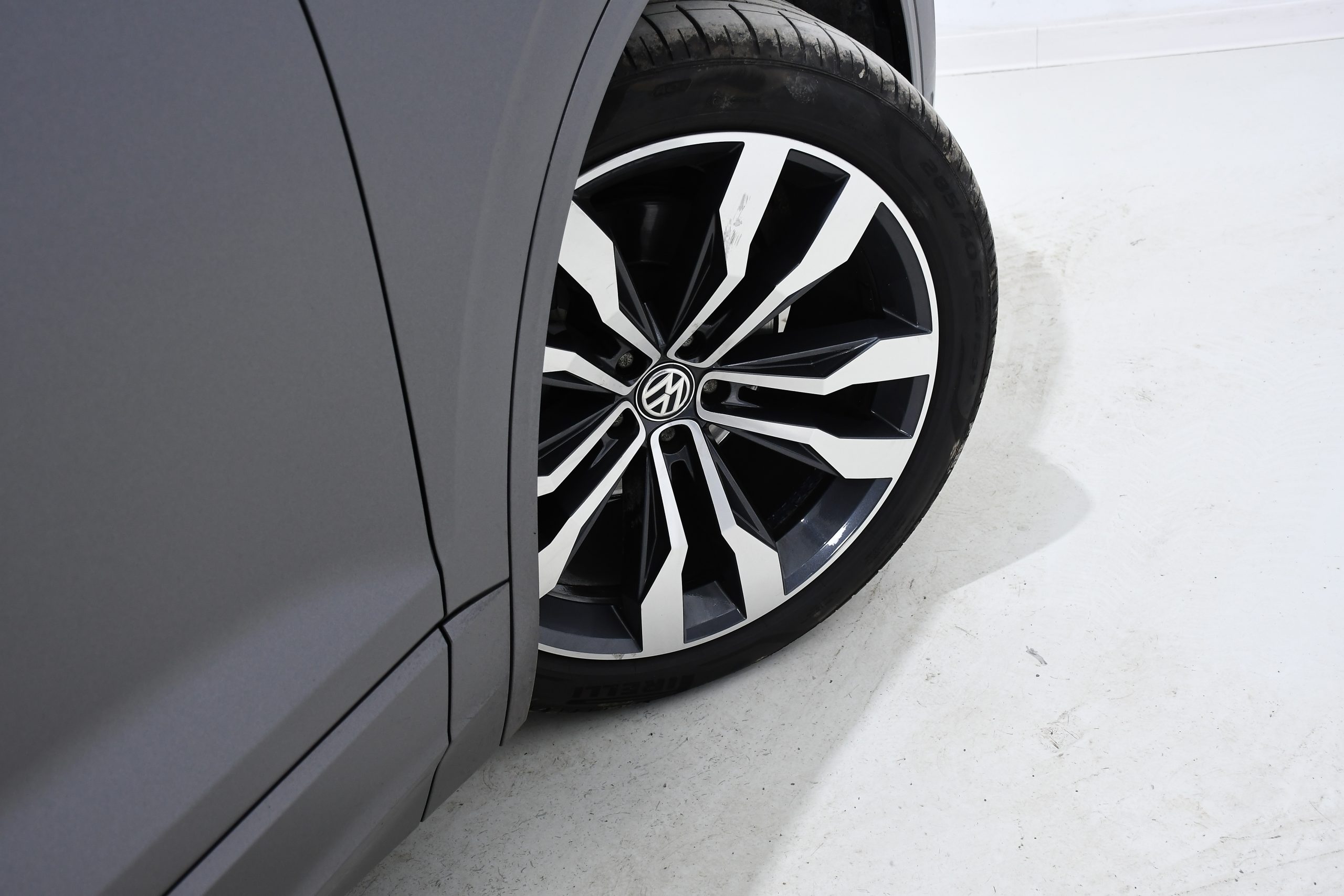 Volkswagen Touareg 3.0 V6 TDI 4Motion R-Line (286 Hp) 2020 + €1000 POCKET MONEY - Image 24