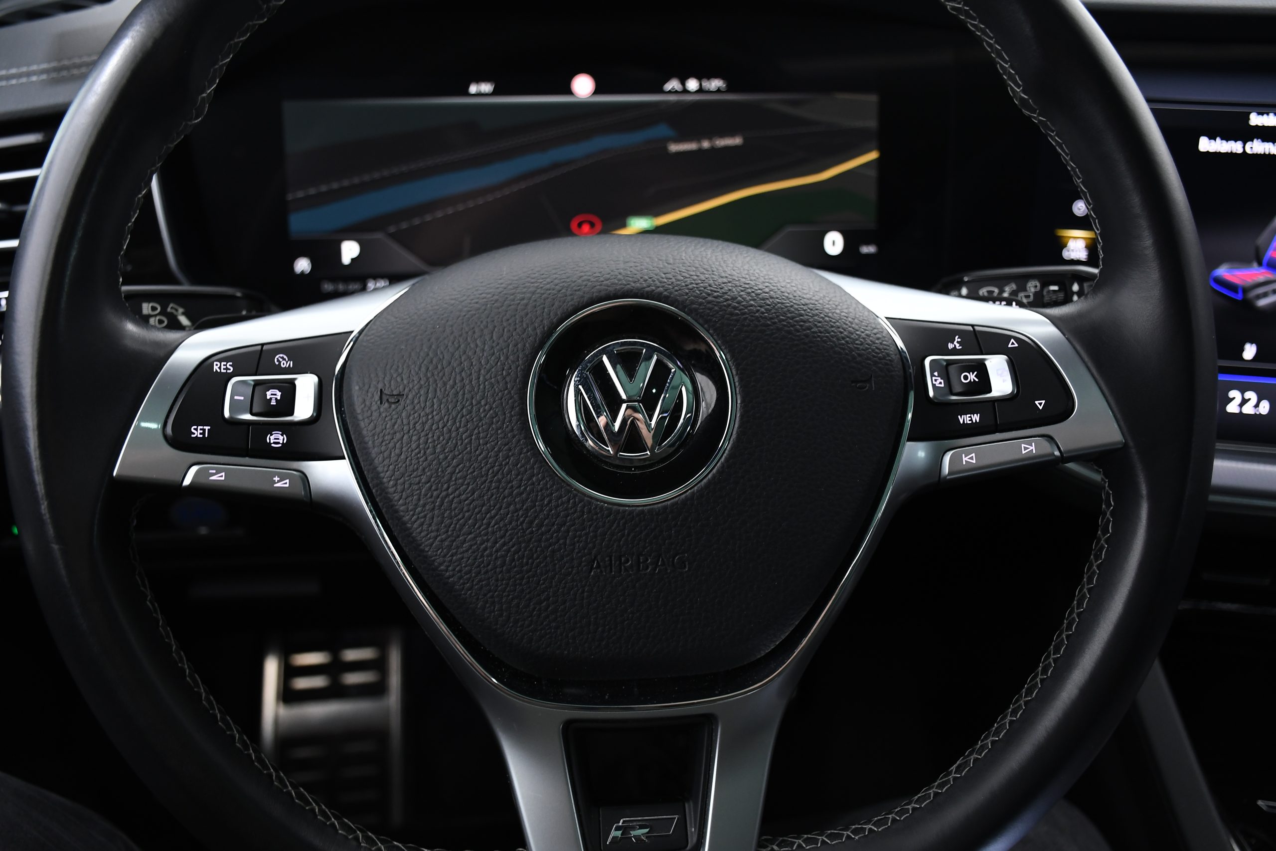 Volkswagen Touareg 3.0 V6 TDI 4Motion R-Line (286 Hp) 2020 + €1000 POCKET MONEY - Image 25