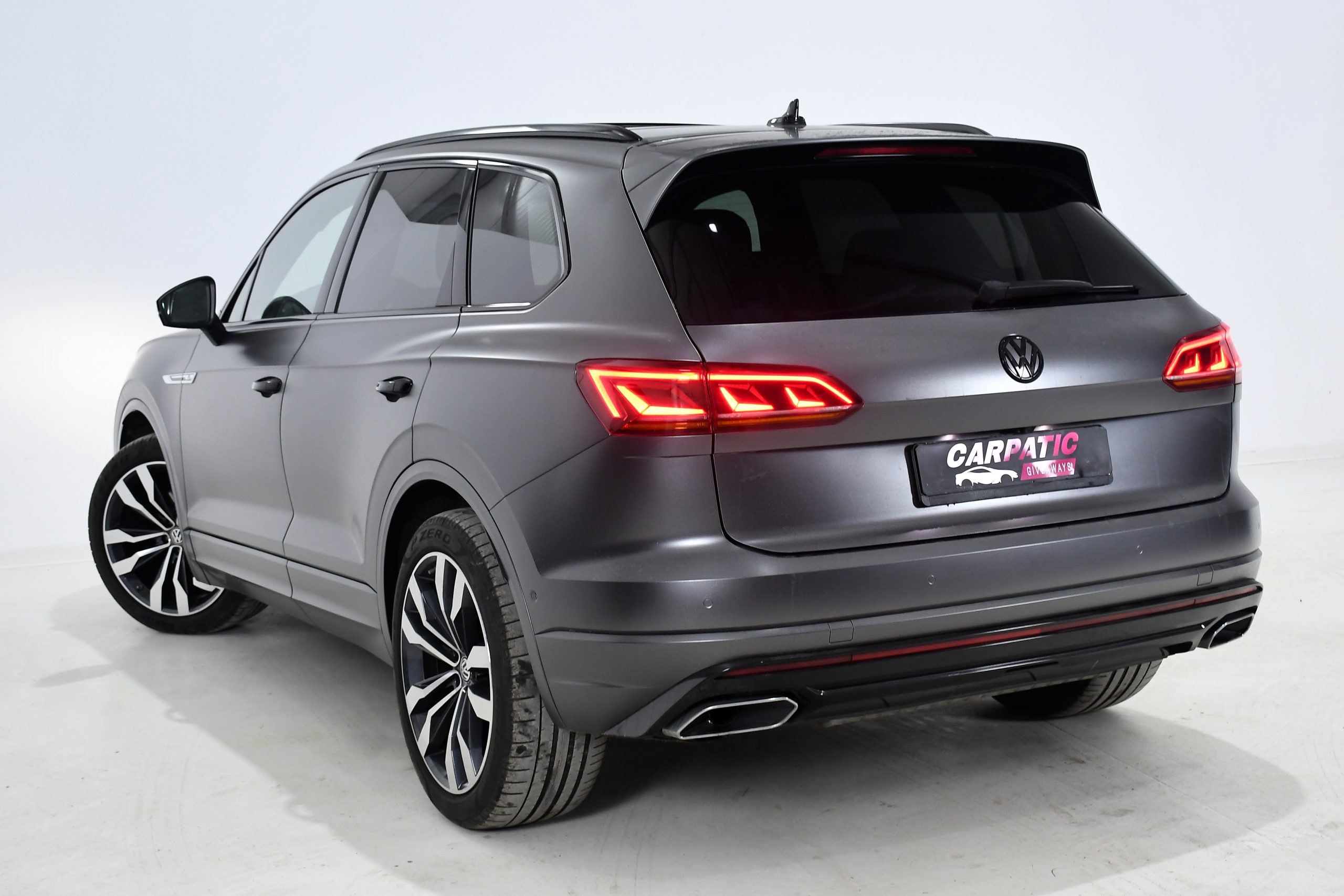 Volkswagen Touareg 3.0 V6 TDI 4Motion R-Line (286 Hp) 2020 + €1000 POCKET MONEY - Image 7