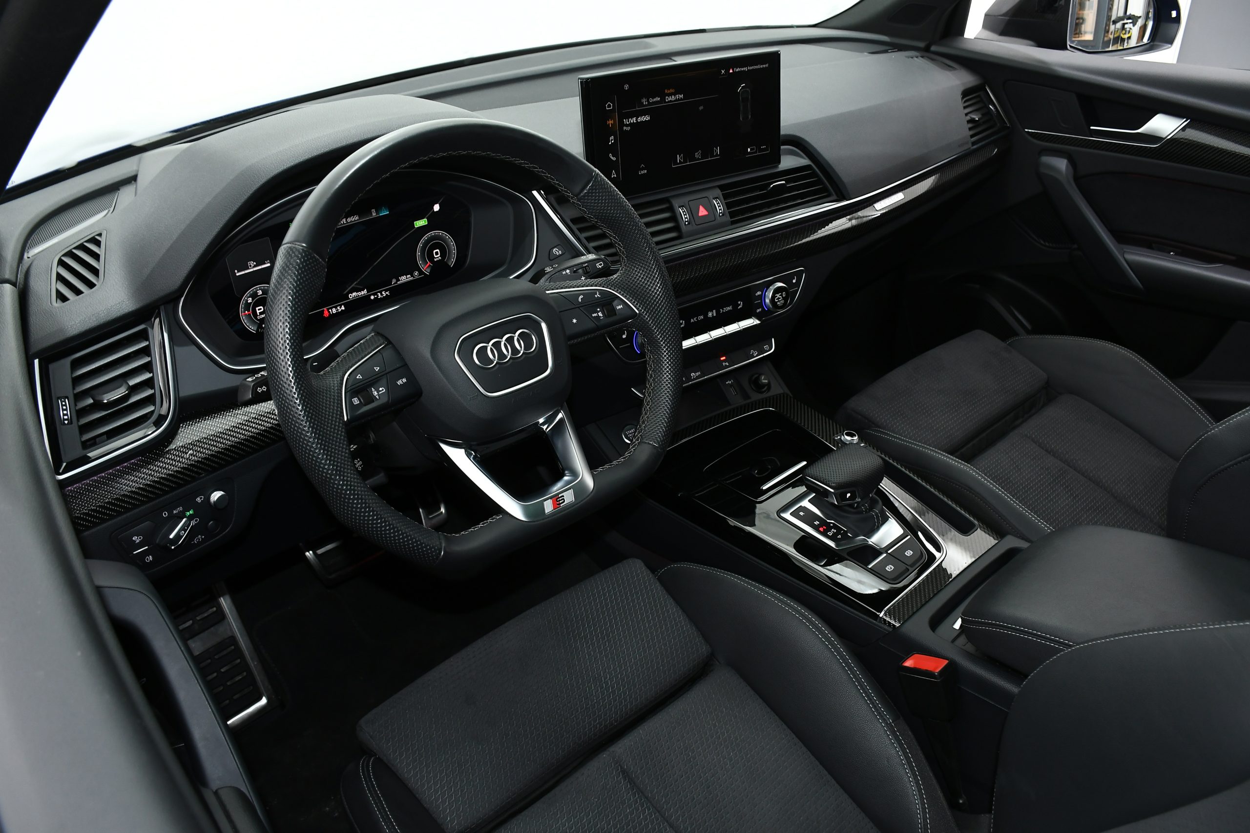 Audi Q5 40 TDI Sportback S Line (204Hp) 2023 + €1000 POCKET MONEY - Image 8
