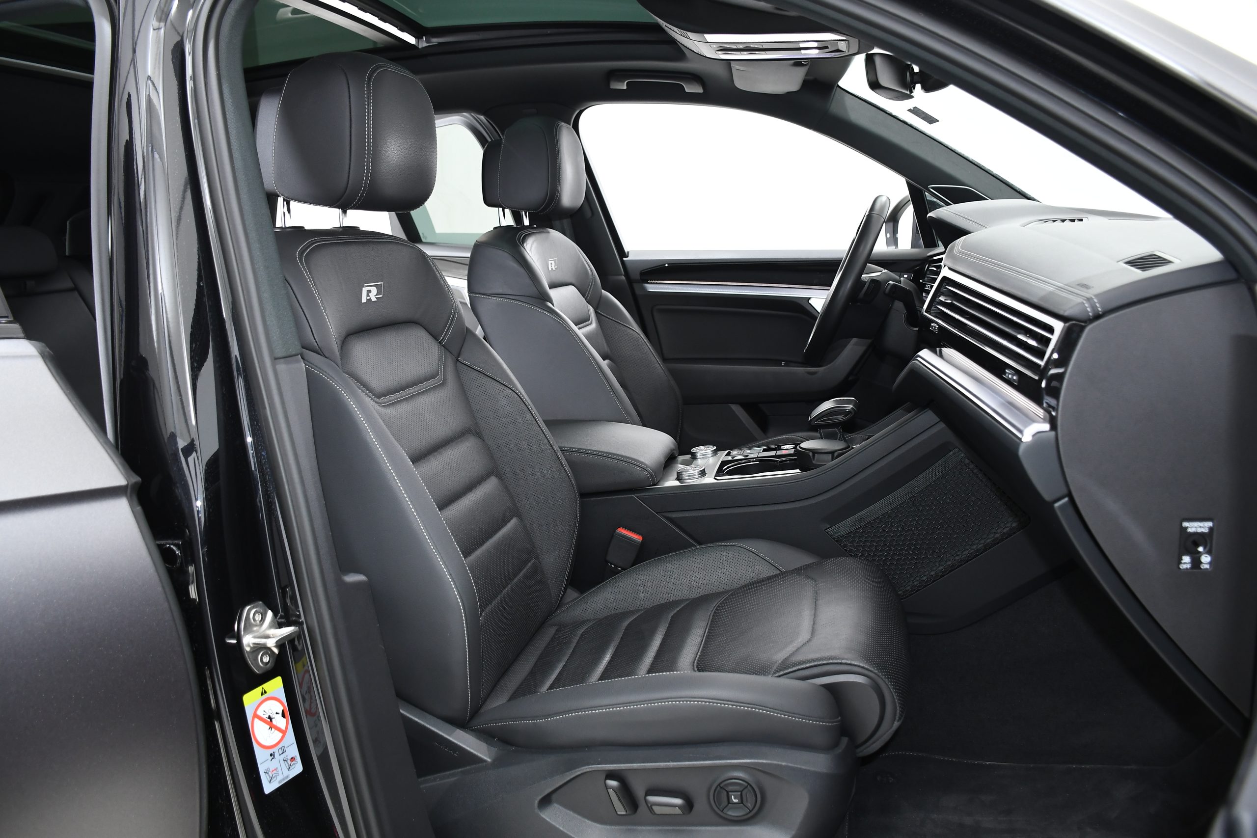 Volkswagen Touareg 3.0 V6 TDI 4Motion R-Line (286 Hp) 2020 + €1000 POCKET MONEY - Image 9
