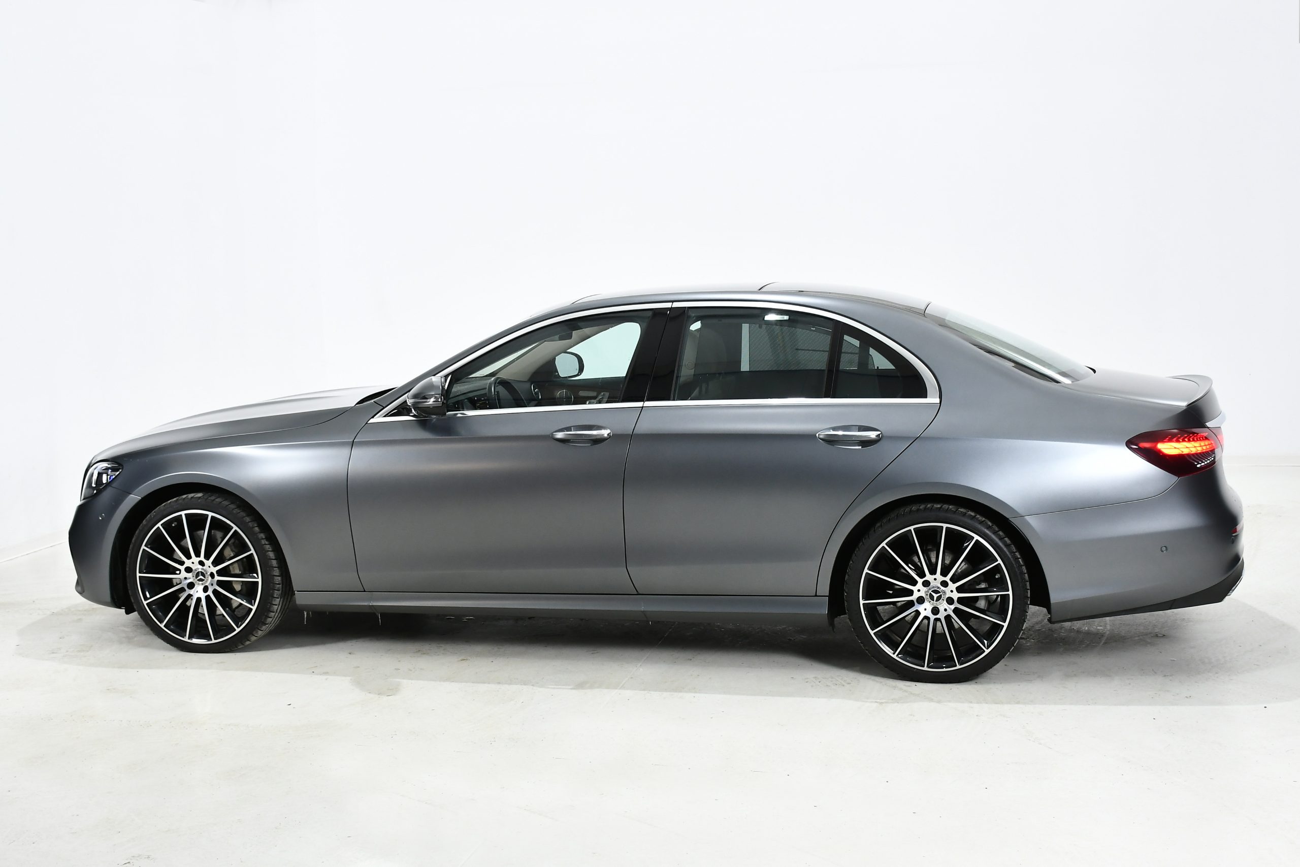 Mercedes-Benz E 400d AMG Line (330Hp) 2021 + €1000 POCKET MONEY - Image 6