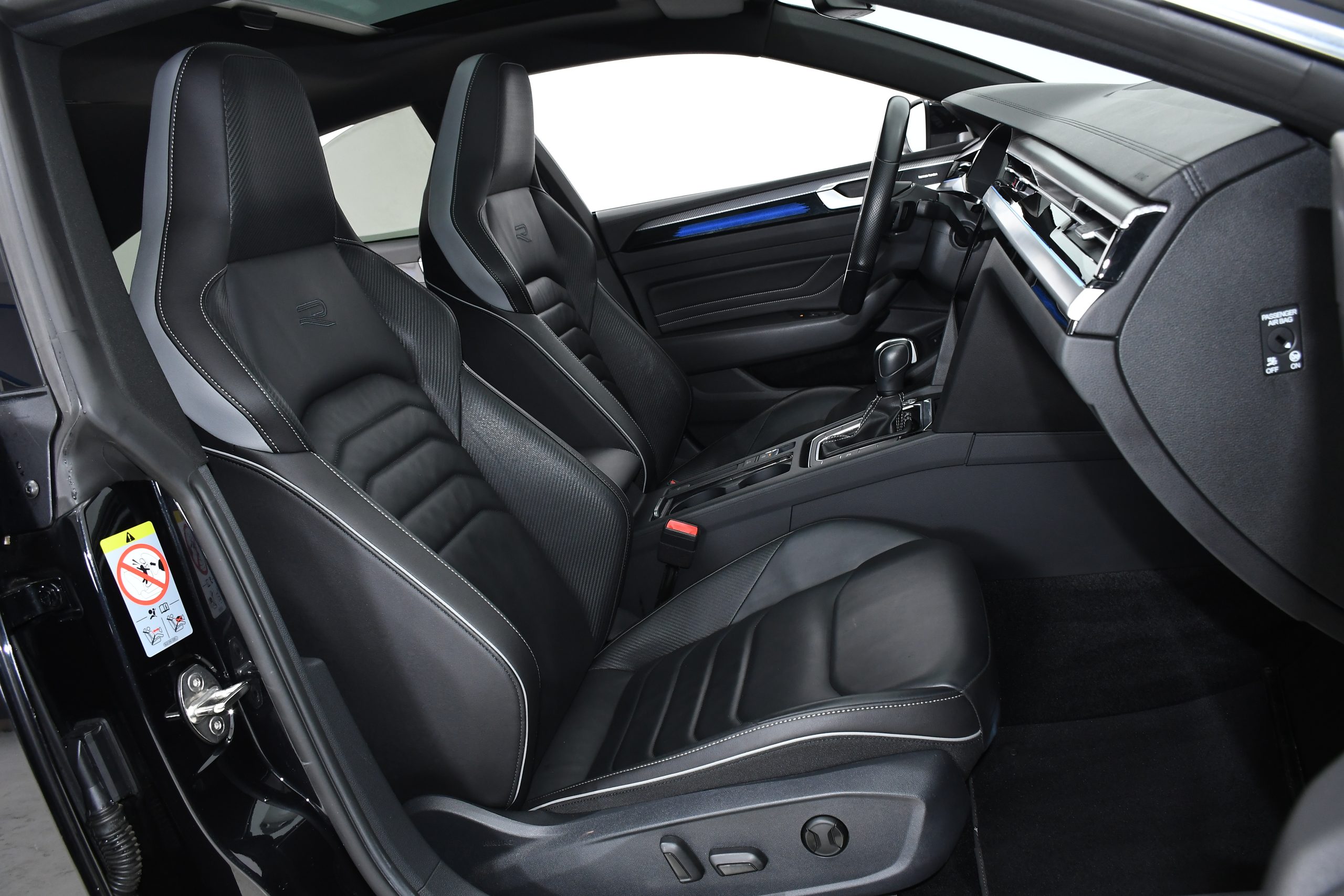 Volkswagen ARTEON R-Line 2.0 TDI 4Motion (200CP) 2023 + €1000 POCKET MONEY - Image 11