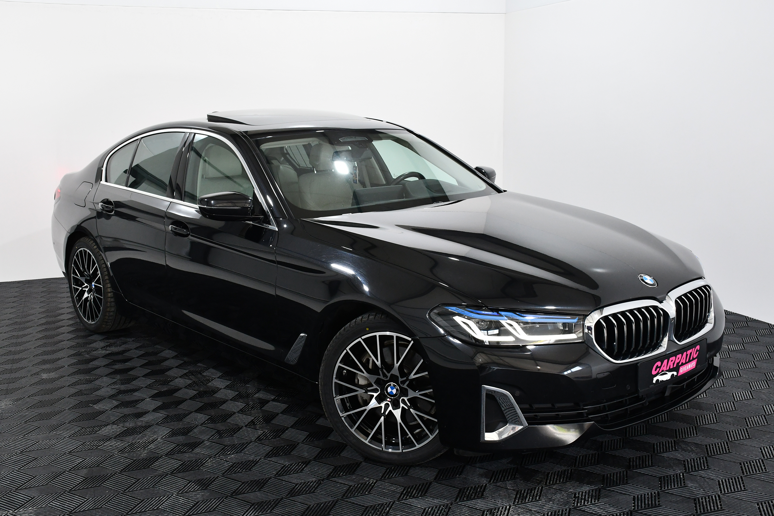 BMW Seria 5 xDrive 545e Luxury Line (394 HP) 2021 + €1000 POCKET MONEY - Image 7