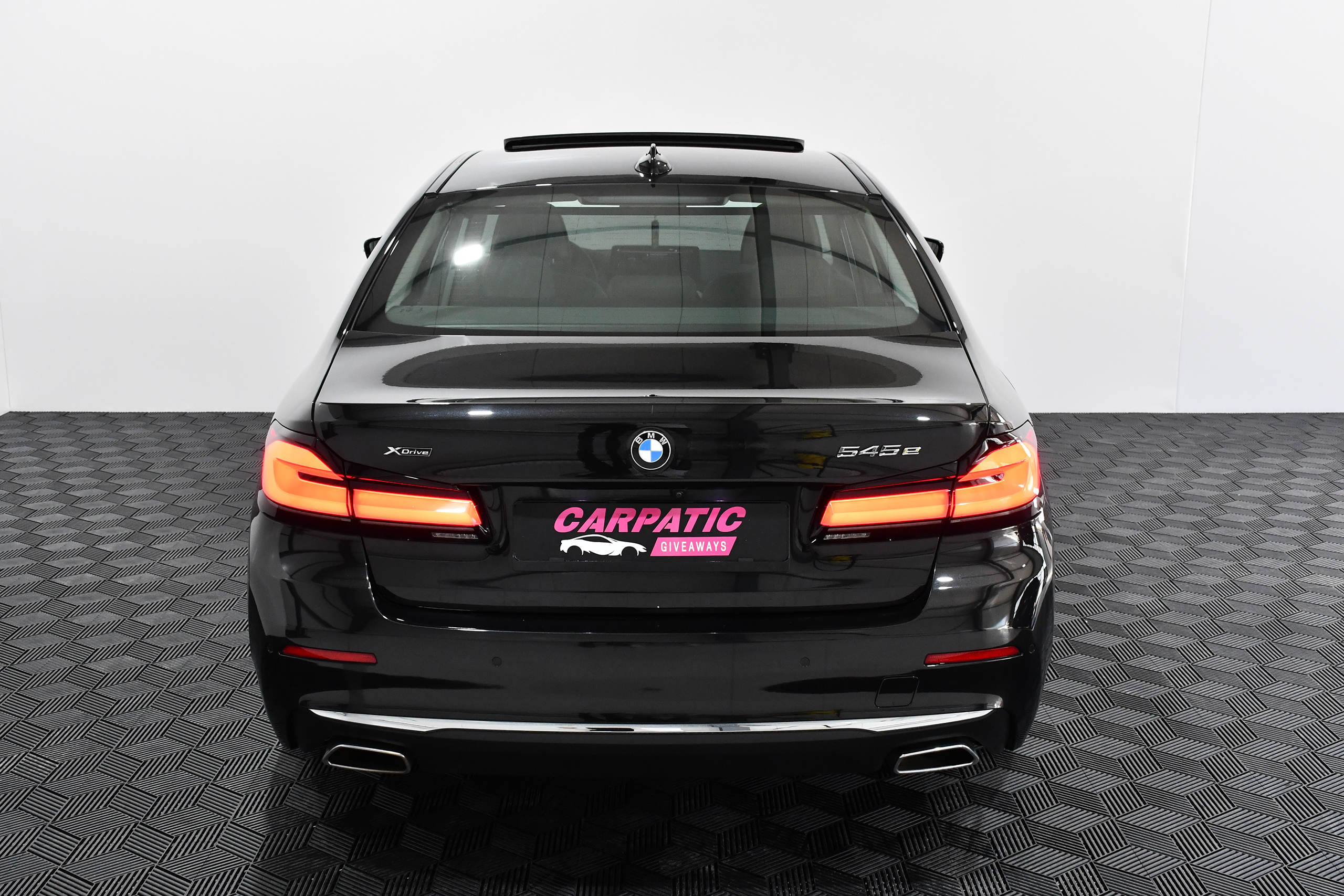 BMW Seria 5 xDrive 545e Luxury Line (394 HP) 2021 + €1000 POCKET MONEY - Image 18