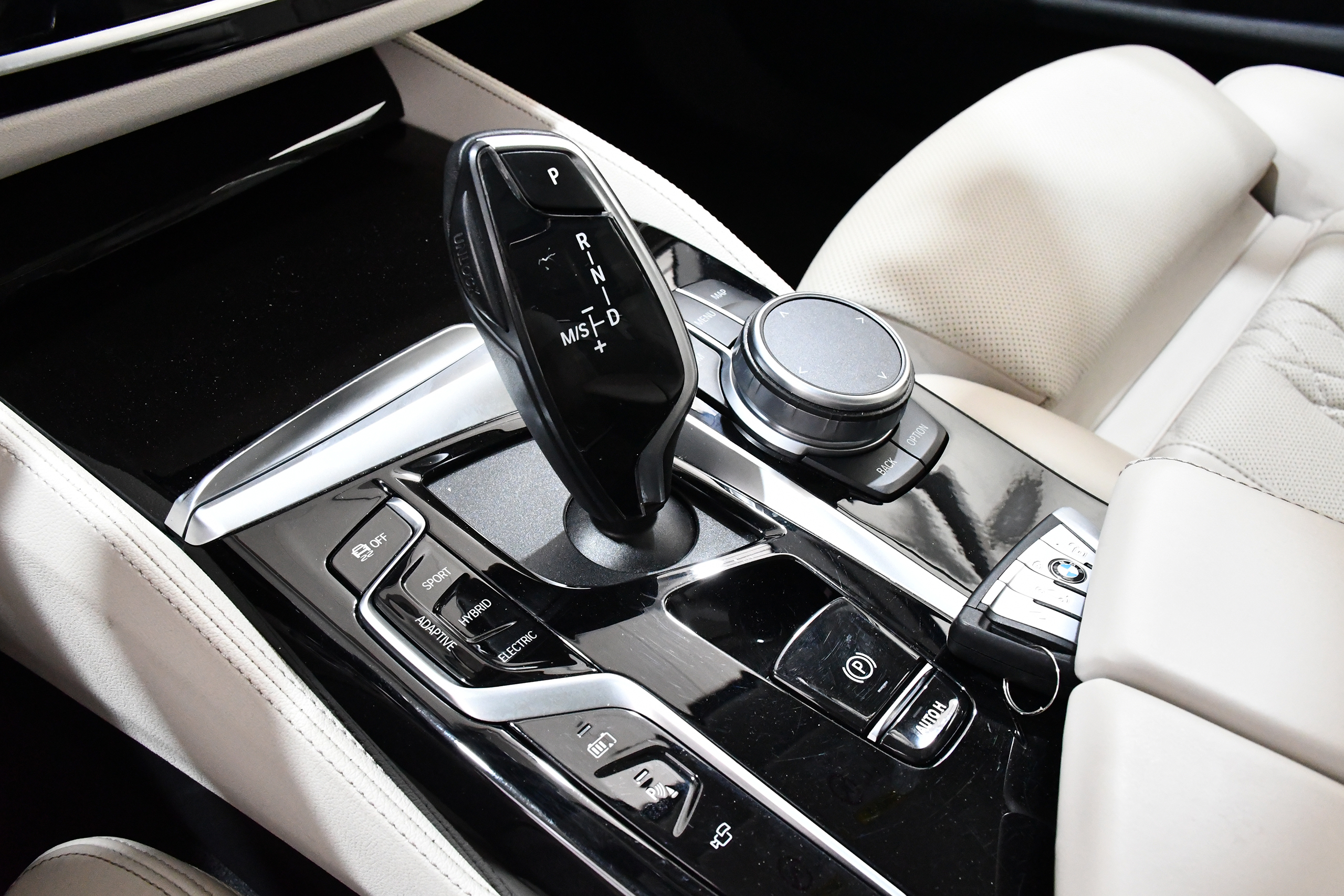 BMW Seria 5 xDrive 545e Luxury Line (394 HP) 2021 + €1000 POCKET MONEY - Image 25