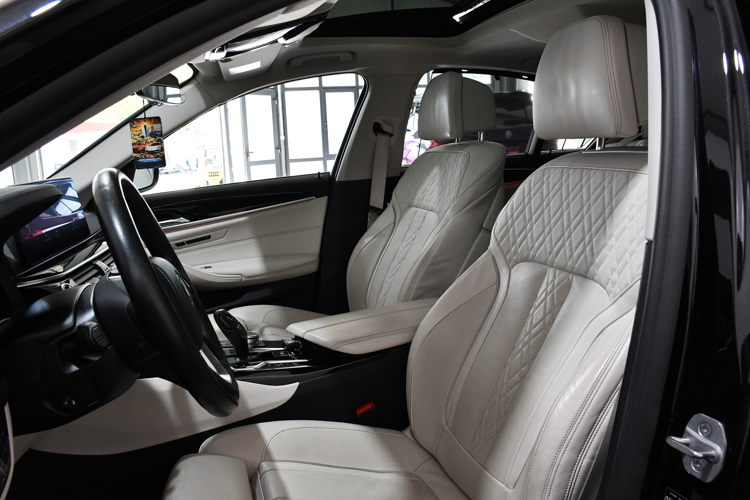 BMW Seria 5 xDrive 545e Luxury Line (394 HP) 2021 + €1000 POCKET MONEY - Image 21