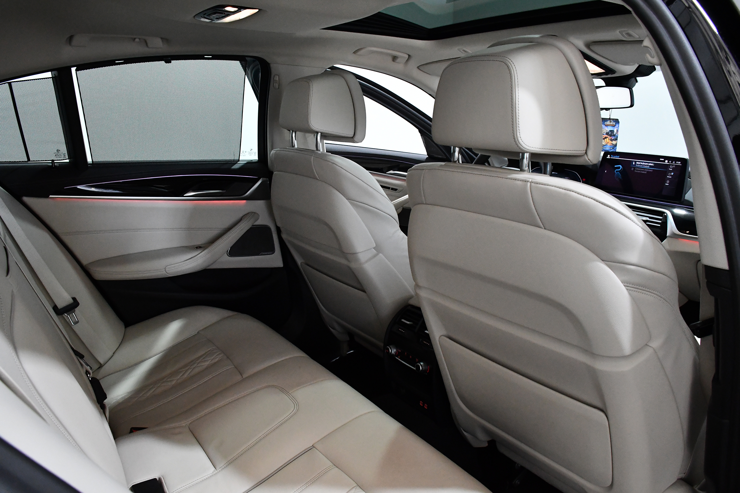 BMW Seria 5 xDrive 545e Luxury Line (394 HP) 2021 + €1000 POCKET MONEY - Image 31