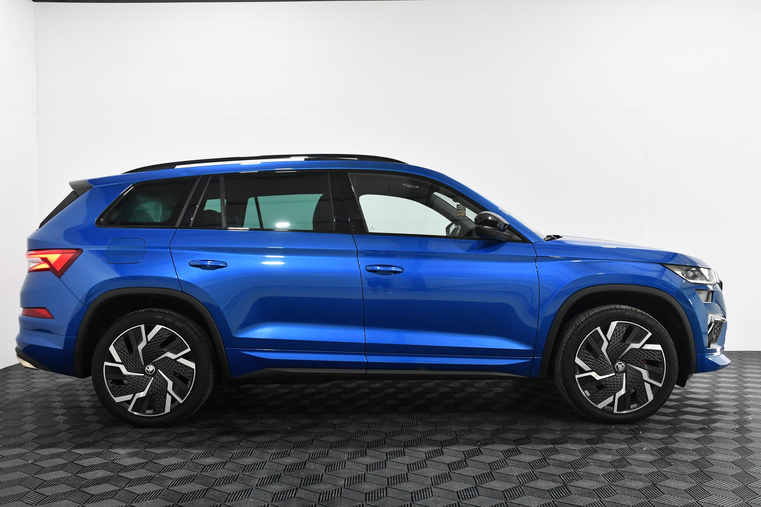 Skoda Kodiaq vRS 2.0 TSI 4x4 (245 Hp) 2023 + €1000 POCKET MONEY - Image 5
