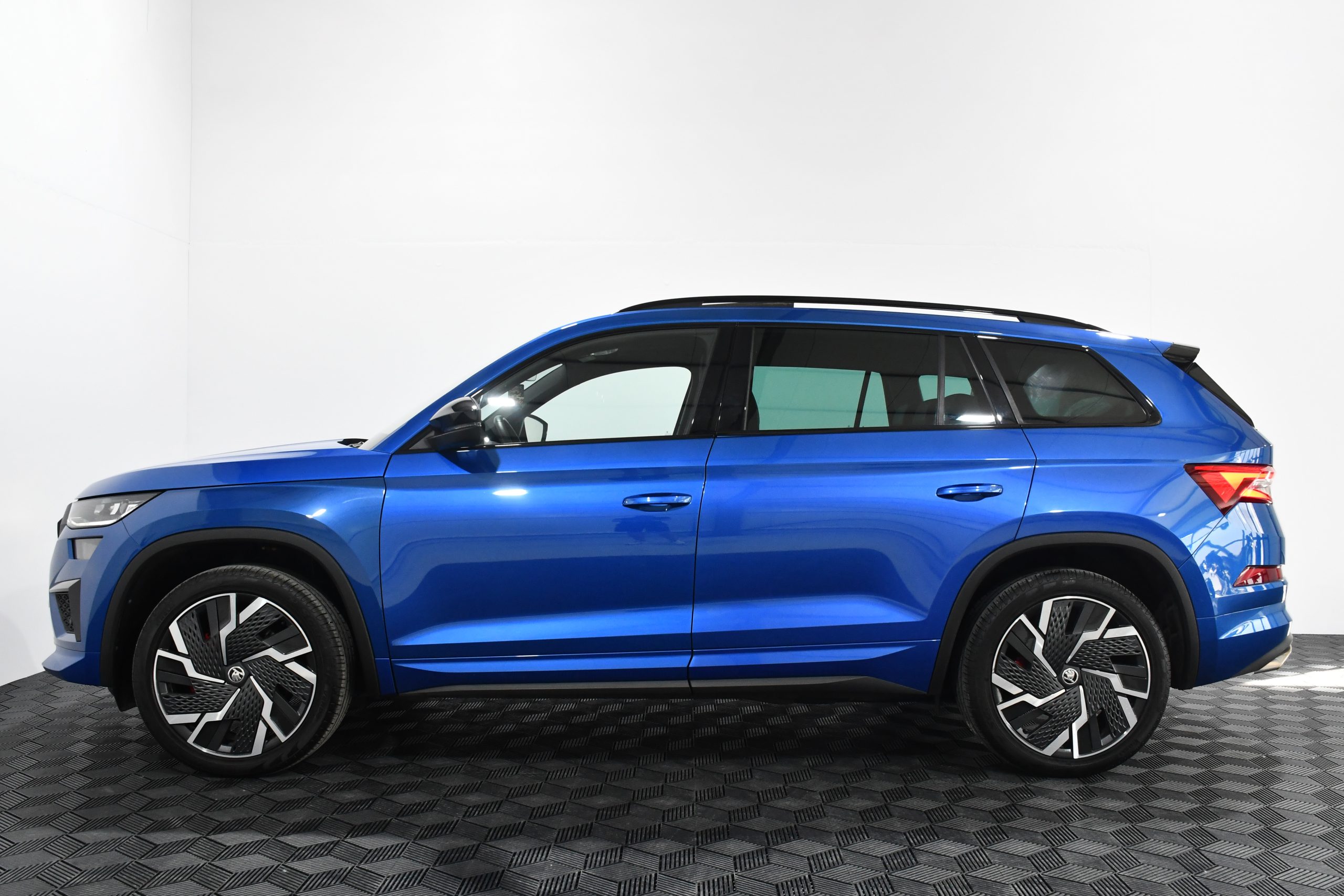 Skoda Kodiaq vRS 2.0 TSI 4x4 (245 Hp) 2023 + €1000 POCKET MONEY - Image 15
