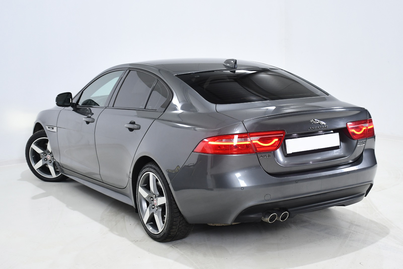 FREE ENTRY – Jaguar XE 20d AWD Aut. R-Sport (180Hp) 2017 - Image 6