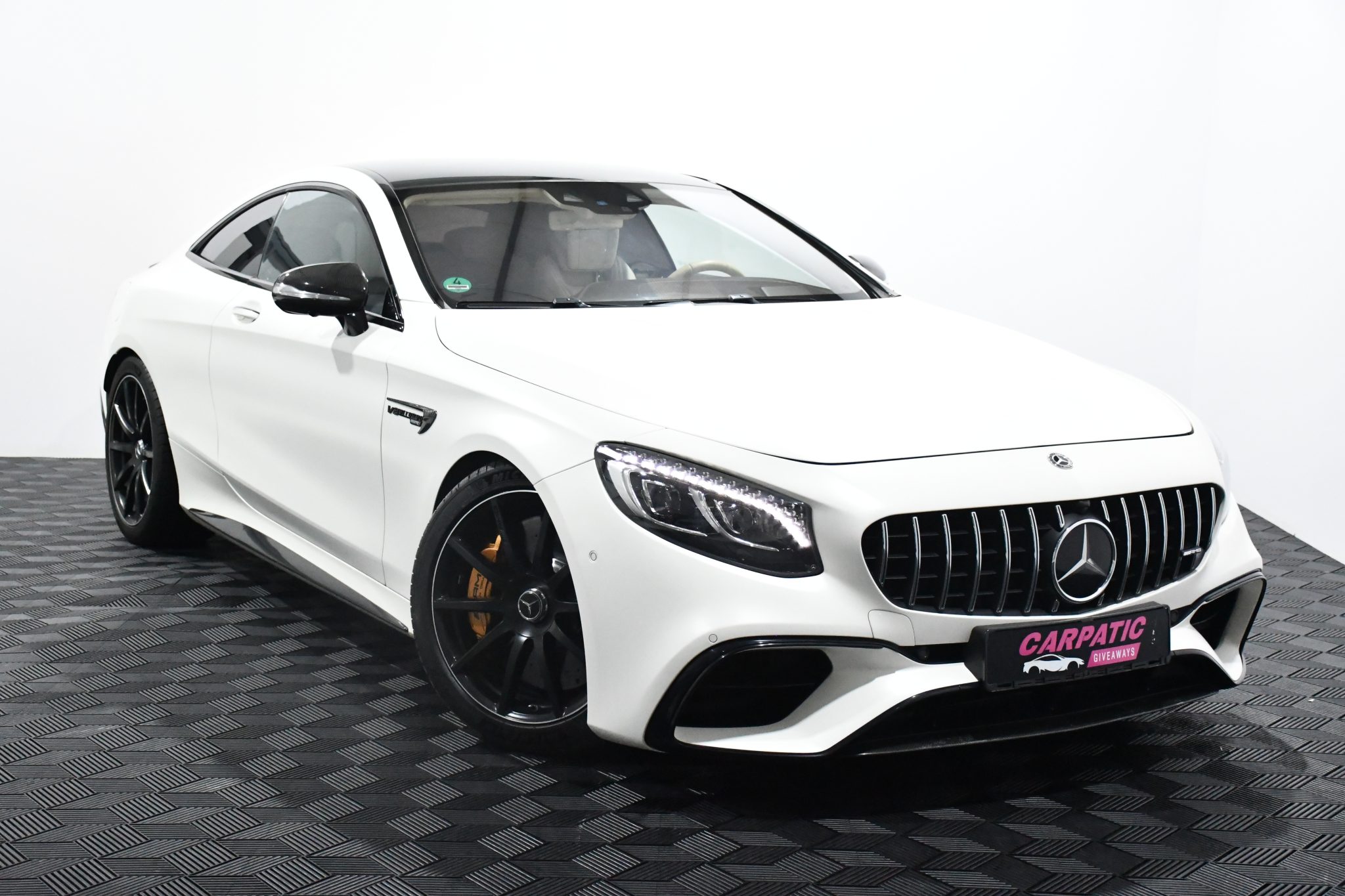 Mercedes-Benz S 63 AMG Coupe (612 Hp) + €2000 POCKET MONEY