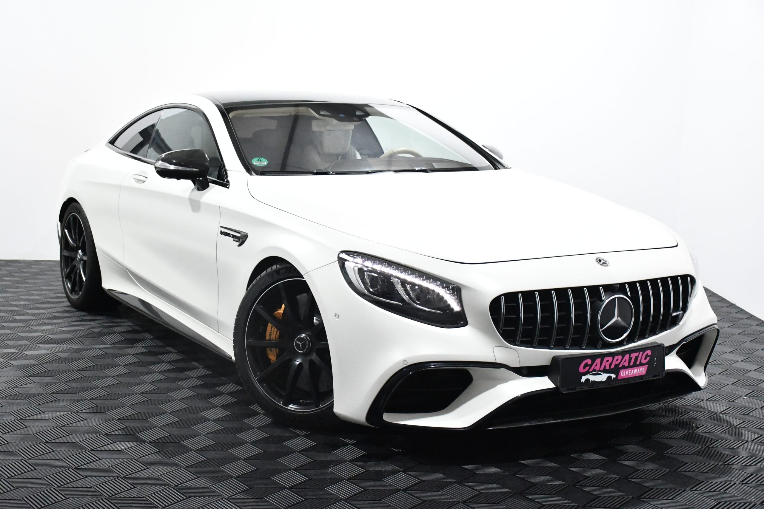 Mercedes-Benz S 63 AMG Coupe (612 Hp) + €2000 POCKET MONEY